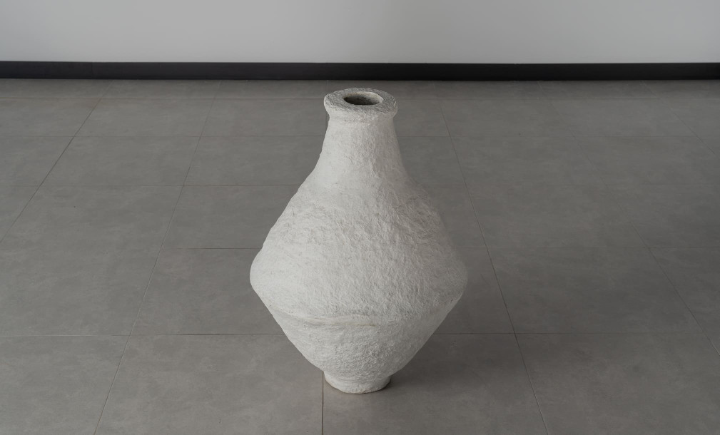 Chad Vase Papier Mache White XL