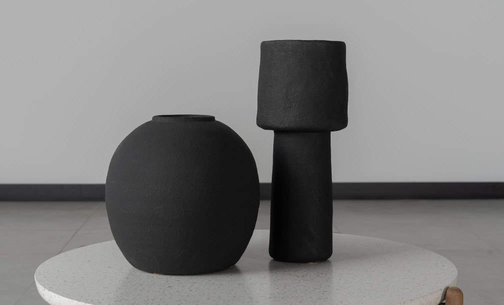 Vase Round Cement Black