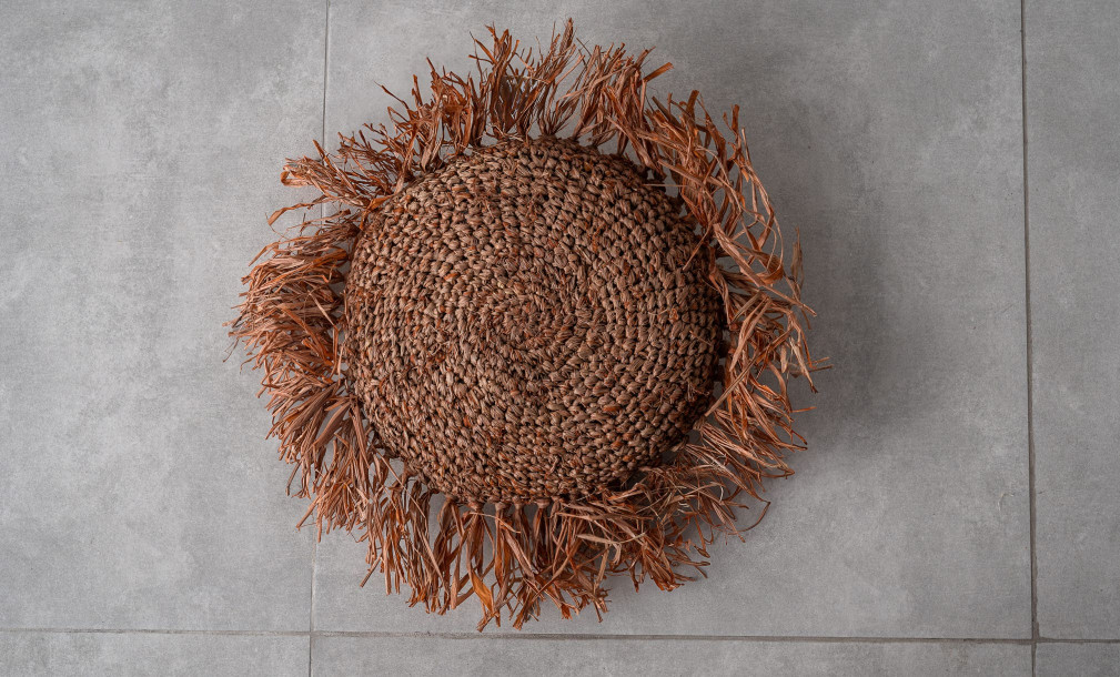 Raffia Cushion Round Reed Brown