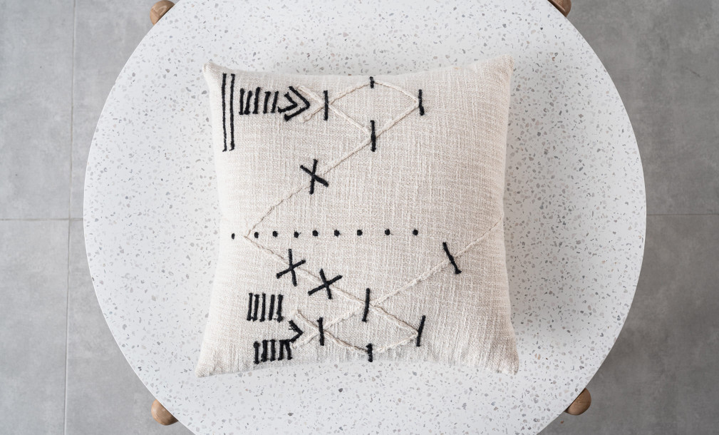 Graphic Cushion Draw Beige