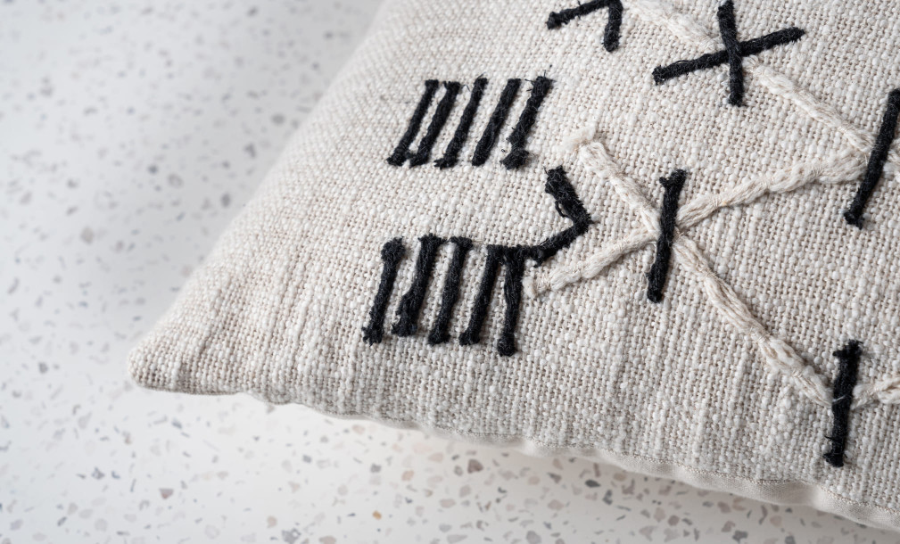 Graphic Cushion Draw Beige