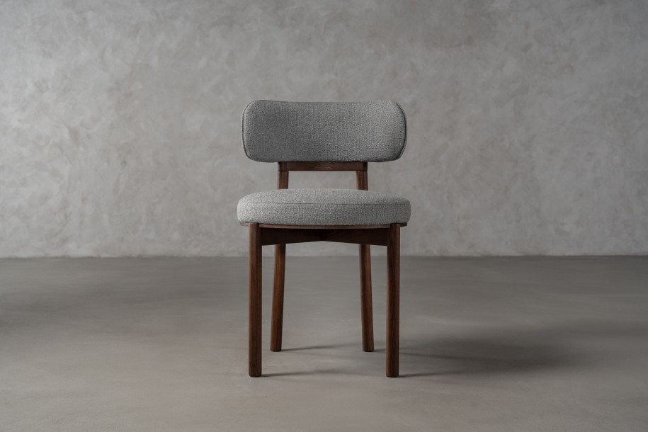 Davis Chair (Fabric: OSCAR PLAIN col.07 Lt/ Grey )