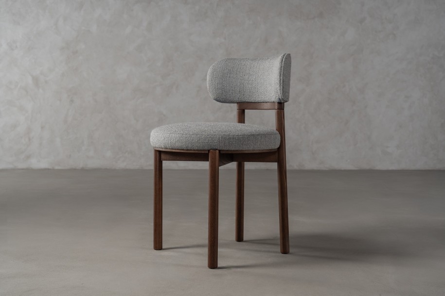Davis Chair (Fabric: OSCAR PLAIN col.07 Lt/ Grey )