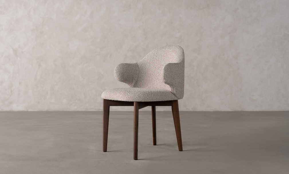 Roger Chair (Fabric: FIORD PLAIN col.104; LEGS - ML04 Dark matte walnut   (ash))