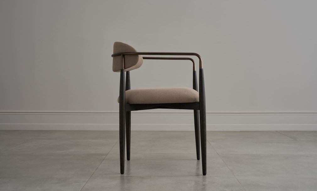 Bradley Dining Chair Dark with Armrests (Linen Latte)