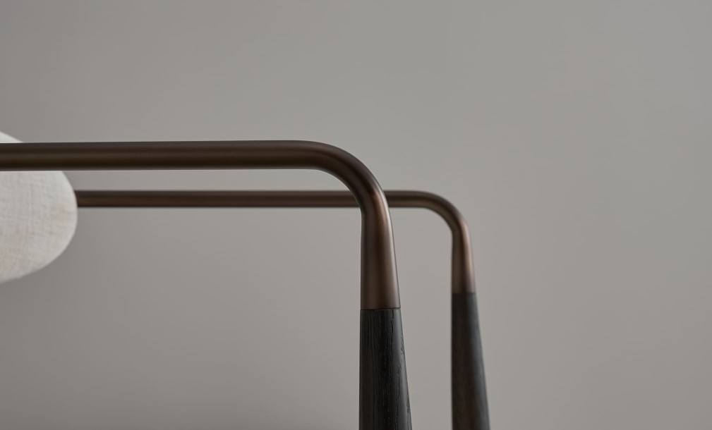 Bradley Dining Chair Dark with Armrests (Nomad Snow)