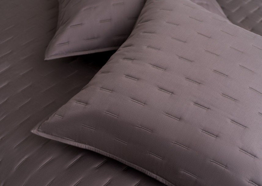 Cloud Bedspread Plaza Taupe 260x240 cm