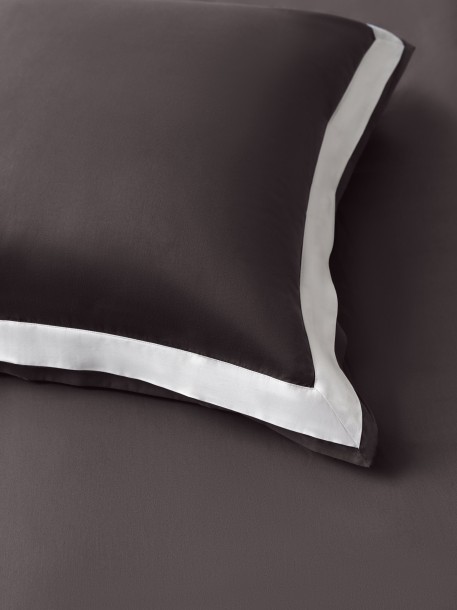 Reverie Pillowcase Plum Kitten 65x65 cm (set of 2)