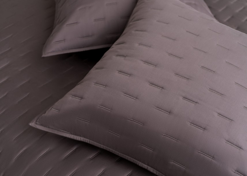 Cloud Bedspread Plum Kitten 260x240 cm