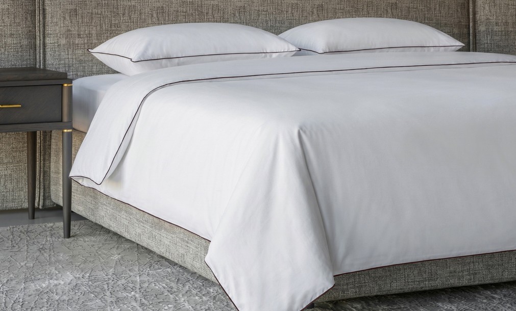 City Duvet Cover White/Plum Kitten 200x220 cm