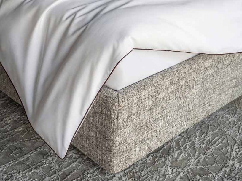 City Duvet Cover White/Plum Kitten 240x220 cm