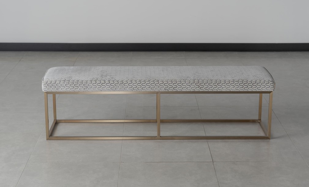 Cubo Banquette 160 cm with center leg (Fabric: ART-DECO SOHO Col. SILVER (Cat. 3))