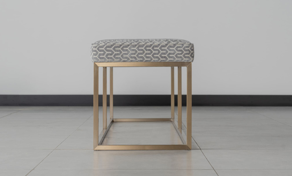 Cubo Banquette 160 cm with center leg