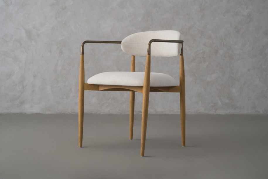 Bradley Dining Chair Light with Armrests (Nomad Snow)