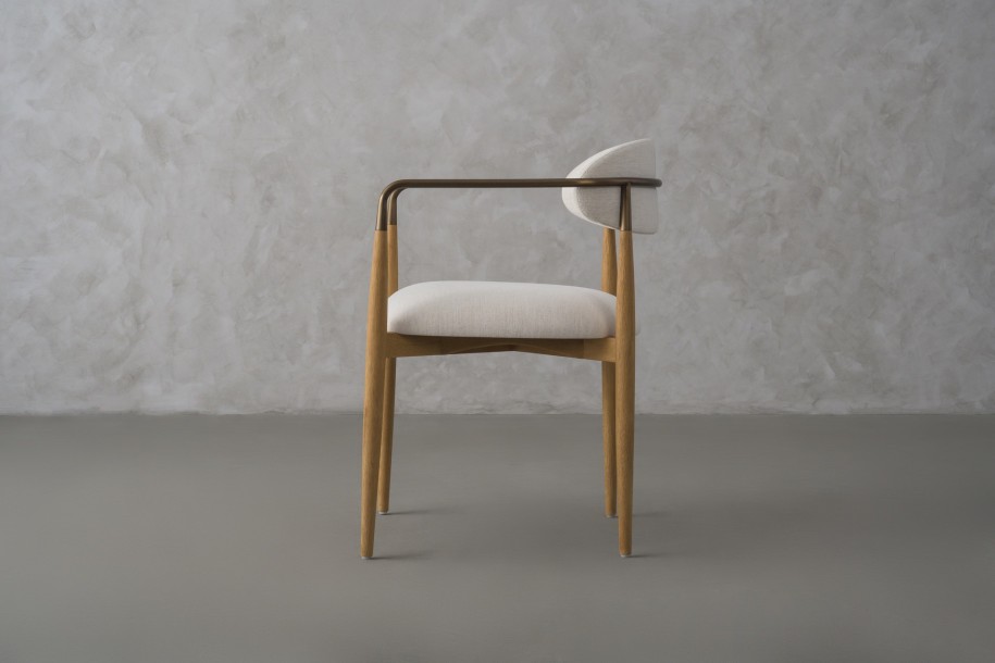 Bradley Dining Chair Light with Armrests (Nomad Snow)