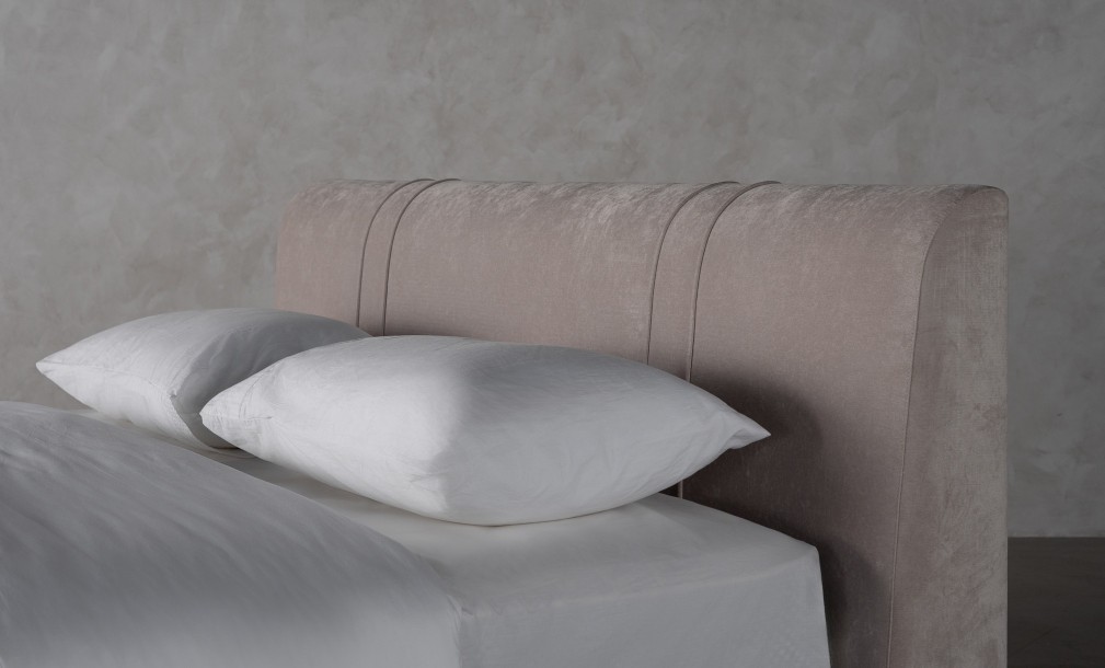 Lagom Wood Bed 180x200 cm (Fabric: VELVET LUX 46)