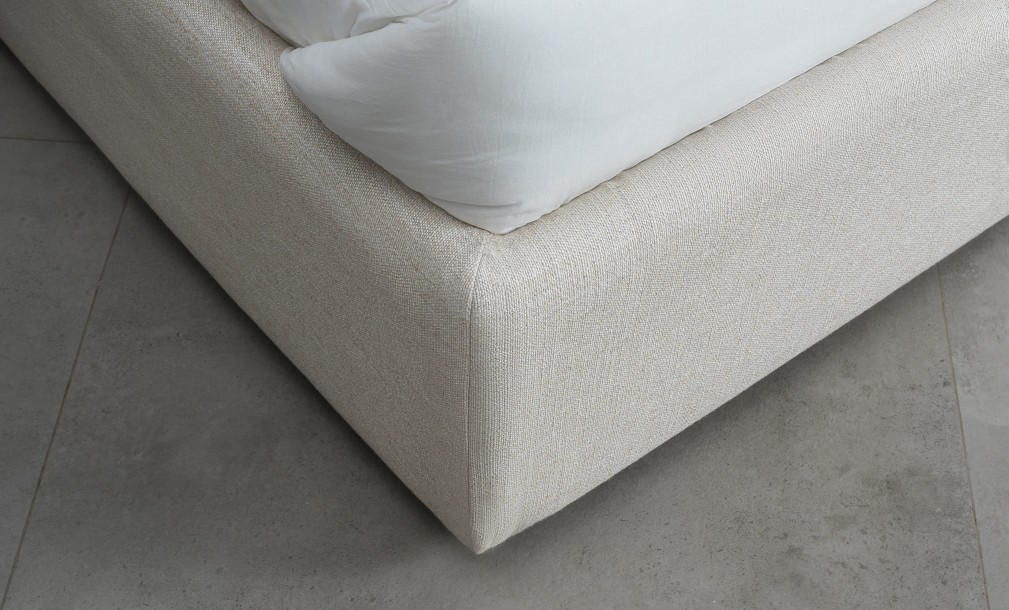 Steenson Bed 180x200 cm (Fabric: Corso col.04)