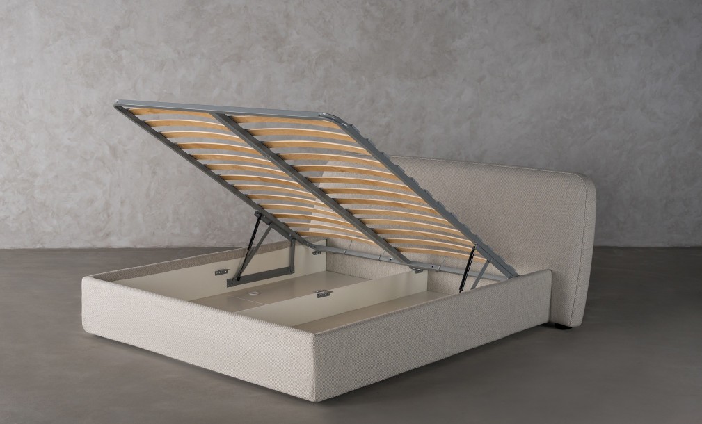 Terra Bed 180x200 cm (Fabric: Corso col.06)