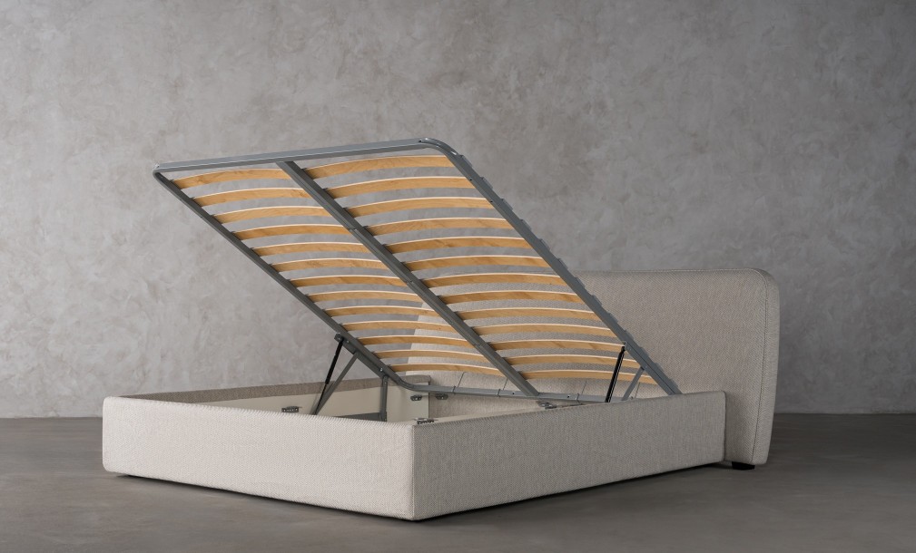 Terra Bed 180x200 cm (Fabric: Corso col.06)