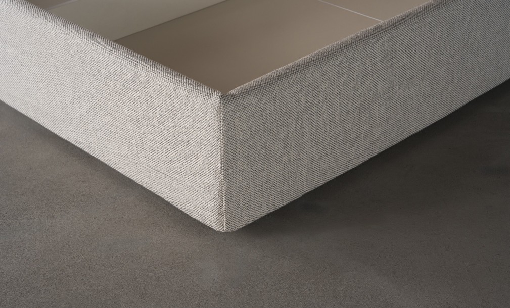 Terra Bed 180x200 cm (Fabric: Corso col.06)