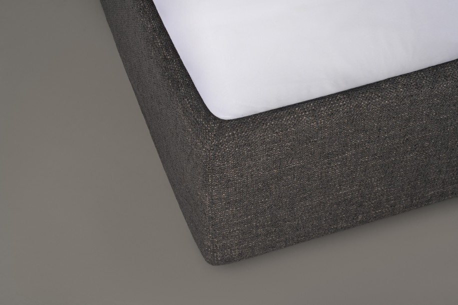 Tess bed 160 (Fabric LOLA 455)