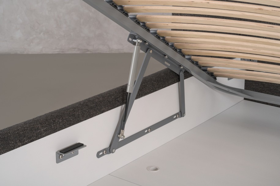 Tess bed 160 (Fabric LOLA 455)