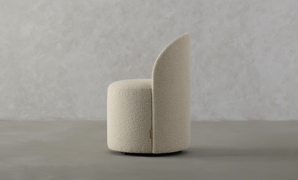 Teana Wheeled Chair (A2267 col.2a)