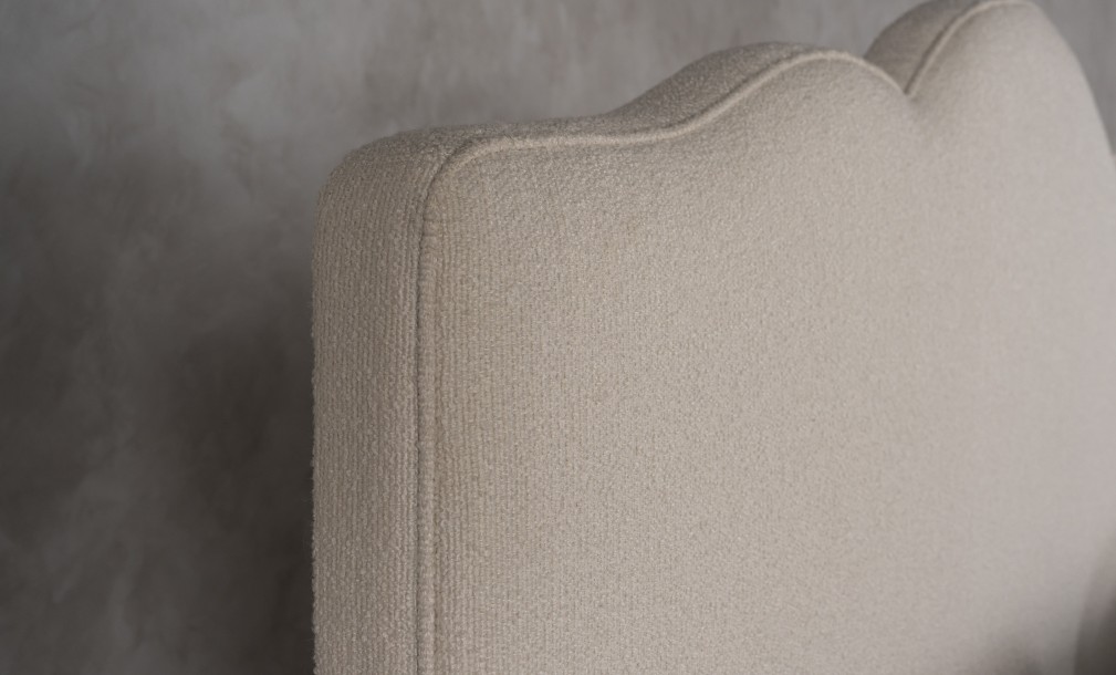 Sanderlight Bed 200x200 cm (Fabric: SOFT ROCK 102 MUSLIN (Cat. 3))
