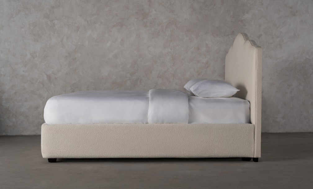 Sanderlight Bed 200x200 cm (Fabric: SOFT ROCK 102 MUSLIN (Cat. 3))