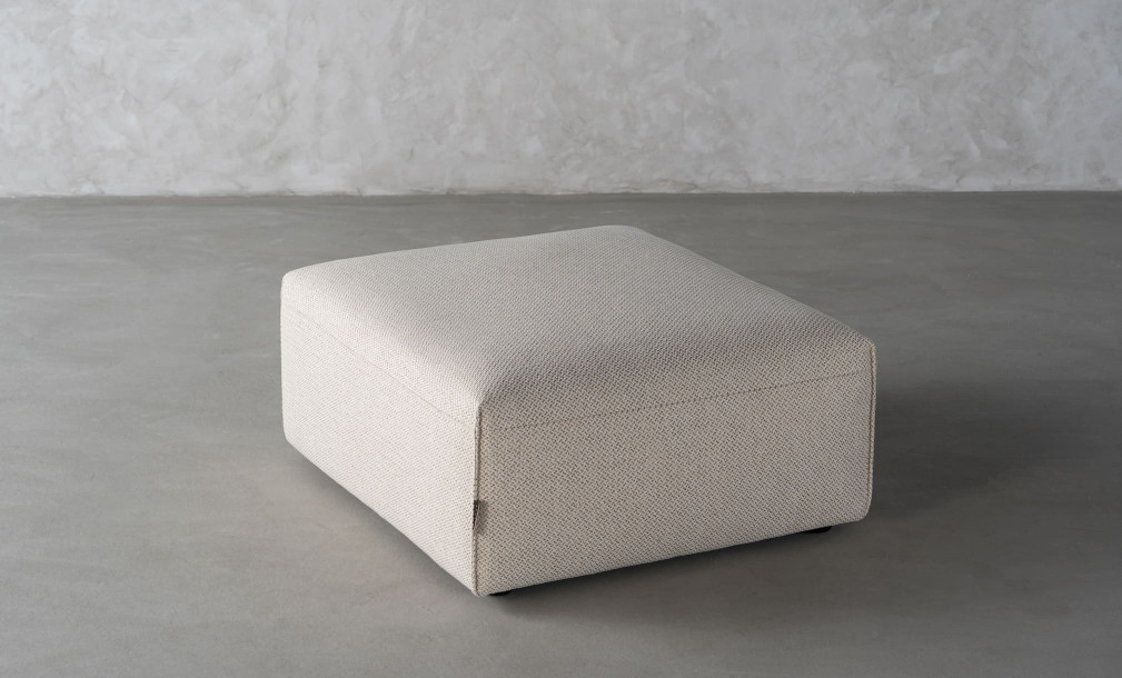 Claive Pouf (FH7A fabric)