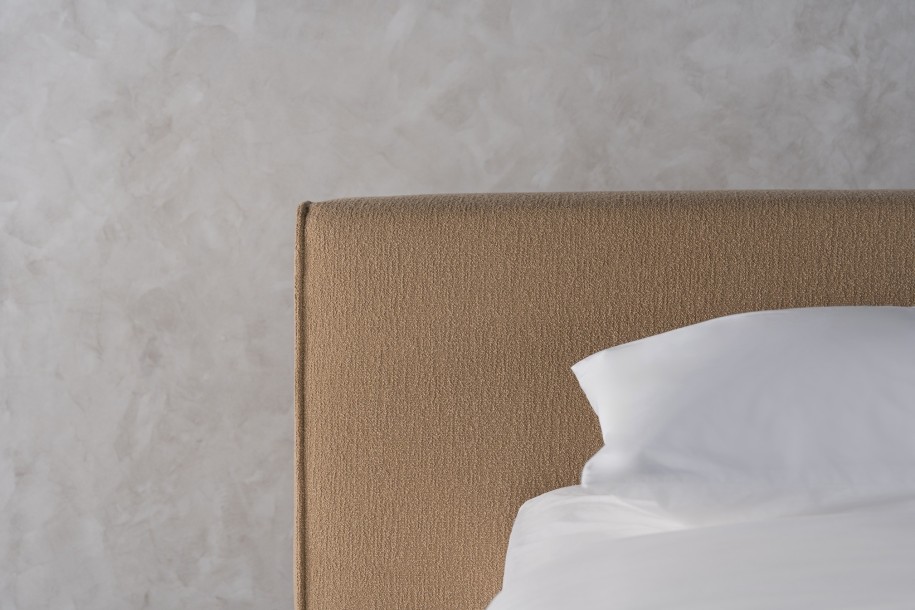 Double Bed 180x200 cm (Fabric: EASY BOUCLE col.11 CLAY (Cat. 3))