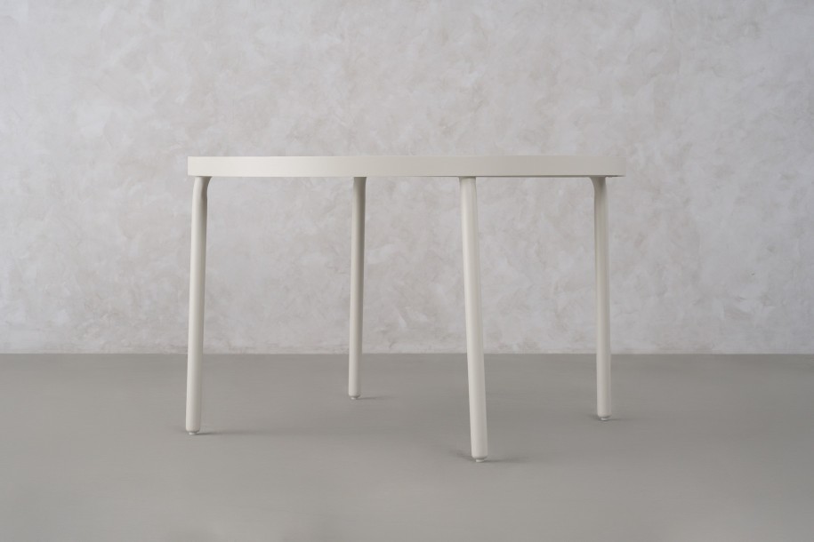 Taormina Light Round Dining Table D120 cm Haze Sandy