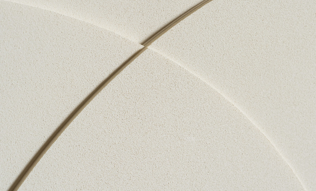 Circle bas-relief Wall art