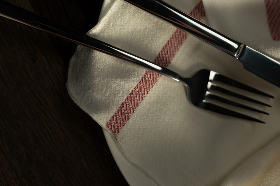 Carolina Napkin White Red