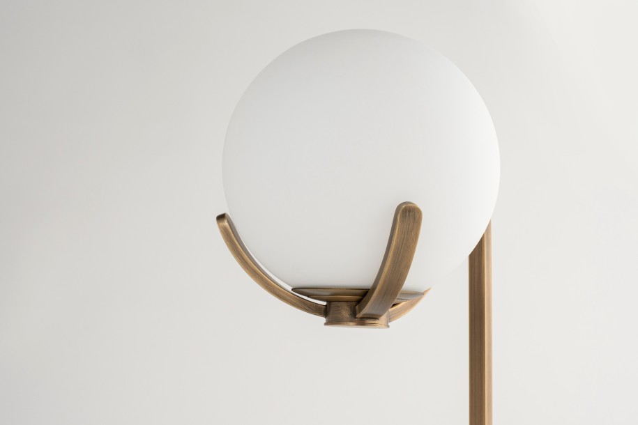 Scoop Table Lamp / dark brass