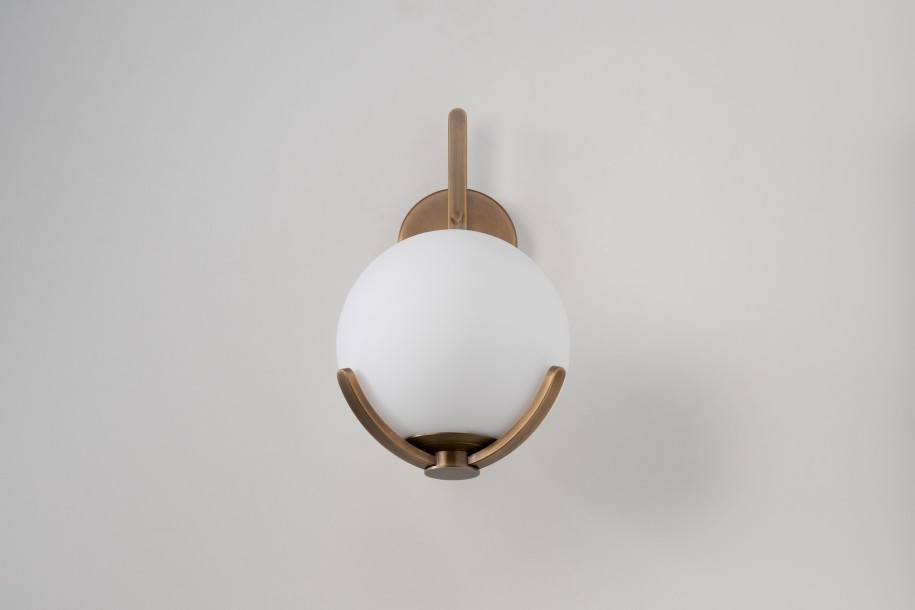 Scoop Wall Lamp / dark brass