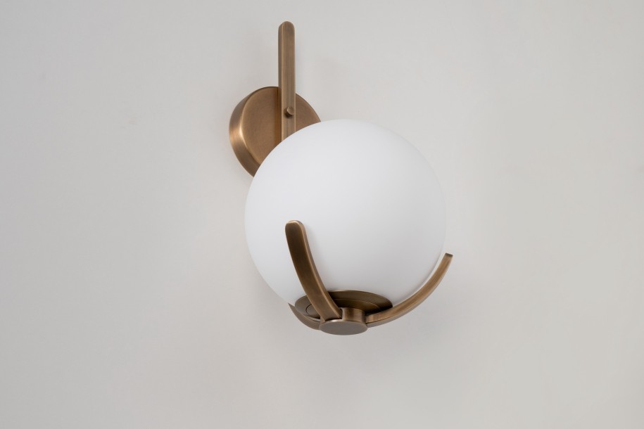 Scoop Wall Lamp / dark brass