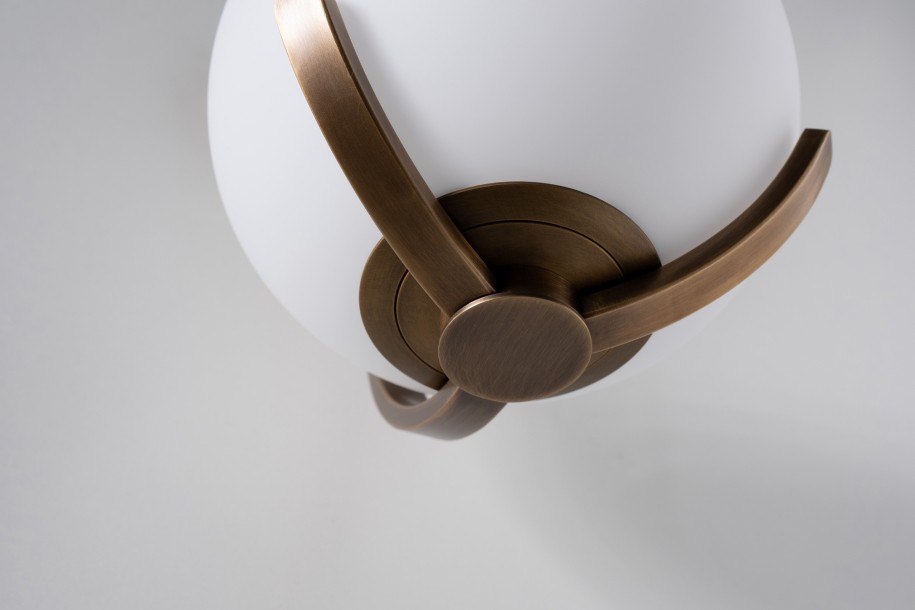 Scoop Wall Lamp / dark brass