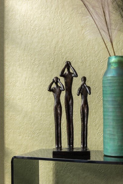 Noa Figurine