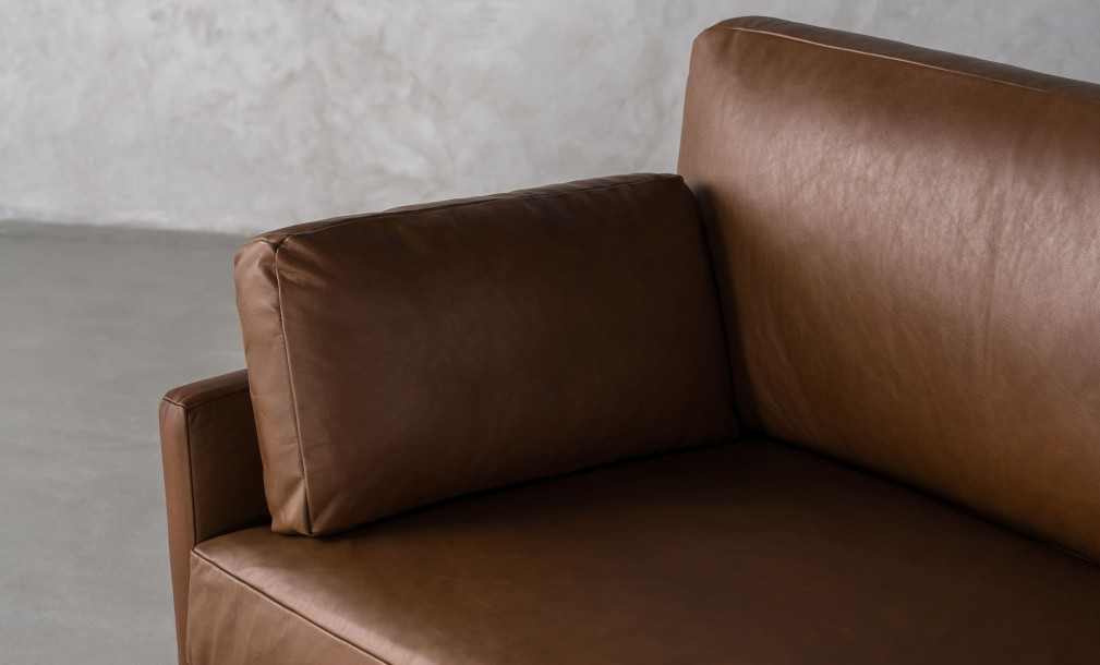 Gibson Leather Sofa (Old saddle Color)