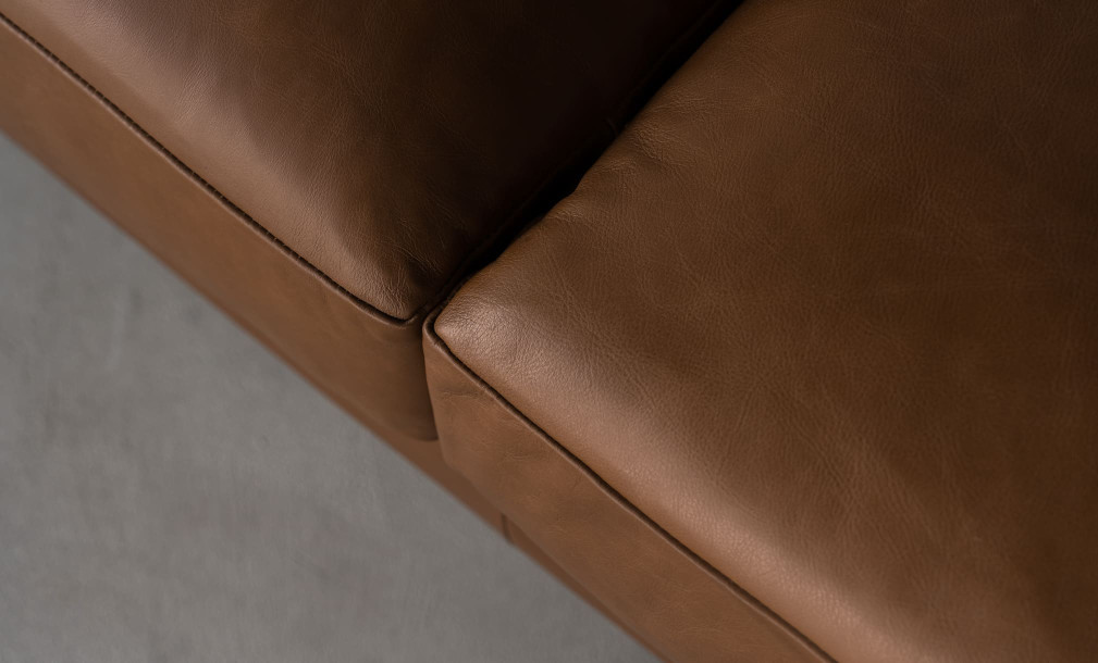 Gibson Leather Sofa (Old saddle Color)