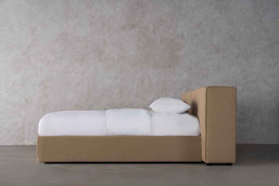 Double Bed 200x200 cm (Fabric: EASY BOUCLE col.11 CLAY (Cat. 3))