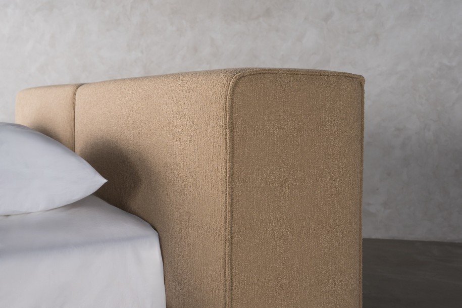 Double Bed 200x200 cm (Fabric: EASY BOUCLE col.11 CLAY (Cat. 3))