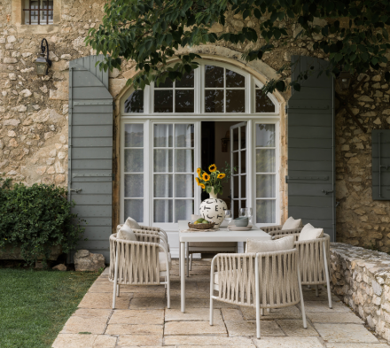 Taormina in Haze Sandy: Out of the Haze, Into the Garden