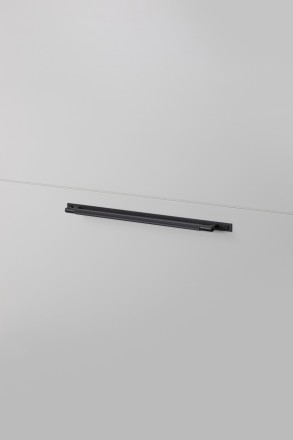 Pull Bar Plate Linear Large 390mm Black (non US)