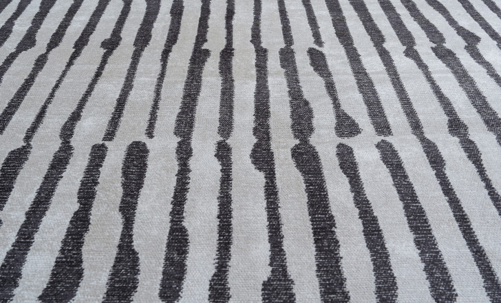 Irradiant Charcoal/ecru Carpet 160x230 cm